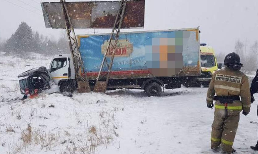 Пять человек погибли в ДТП в Иркутской области
