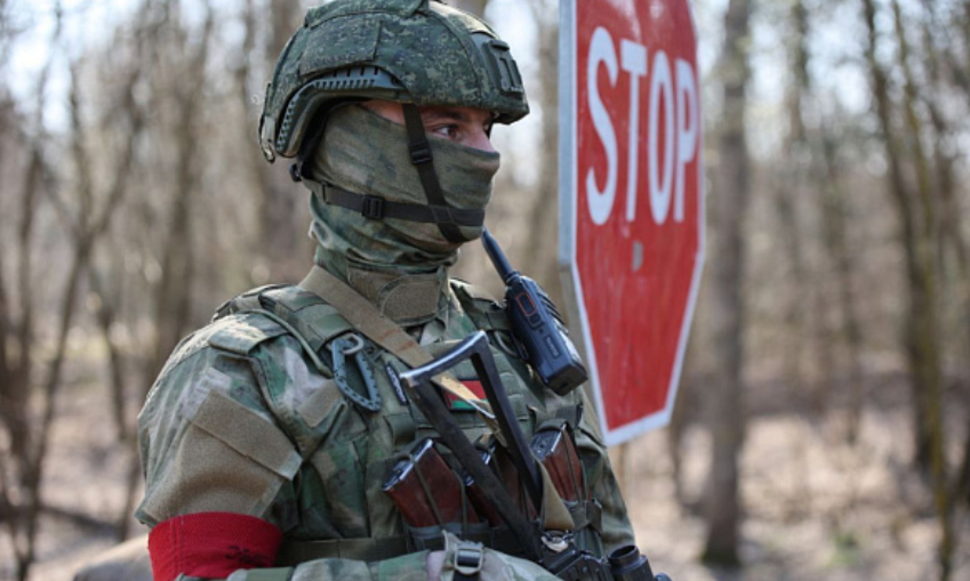 Водитель фуры попытался напасть на белорусских военных с применением взрывного устройства