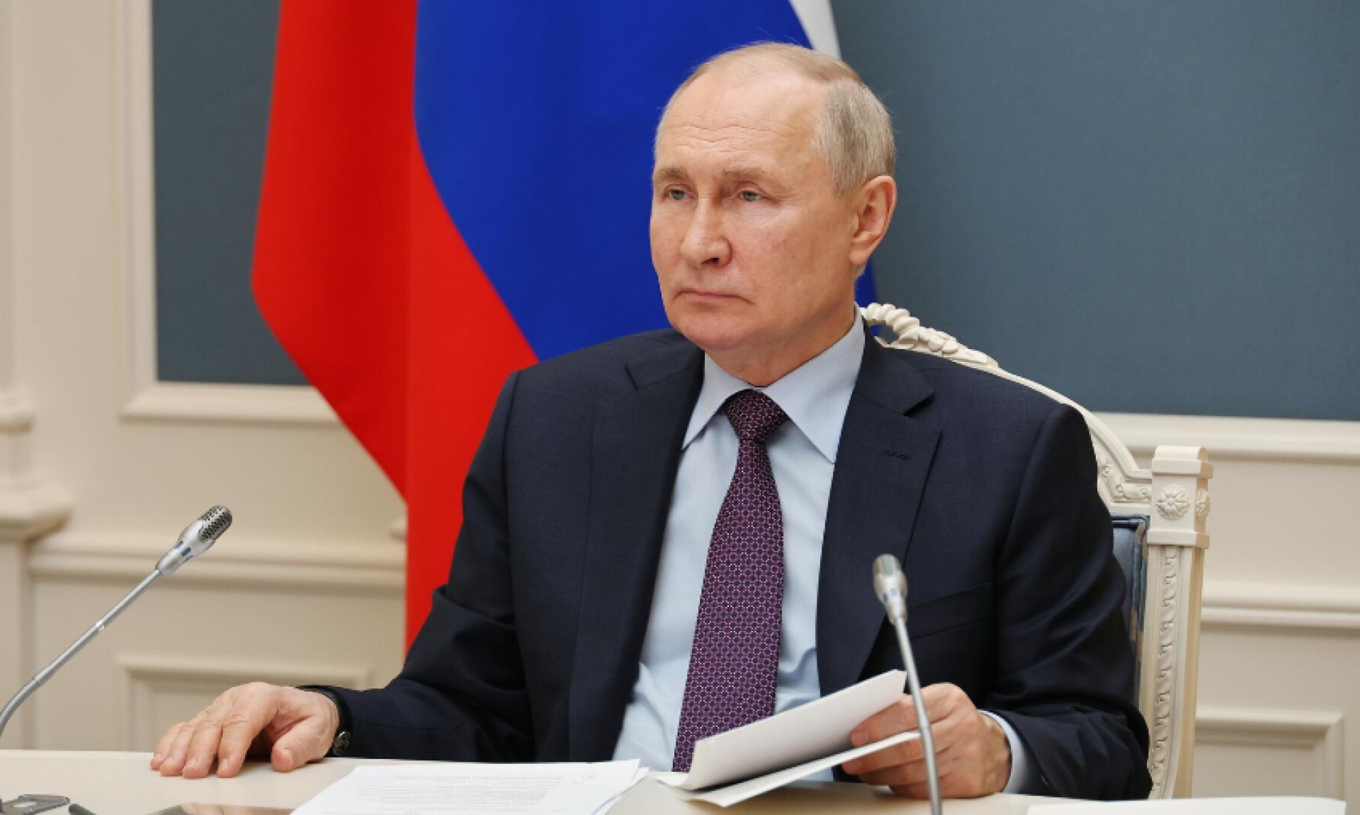 Путин поздравил российских военных с освобождением Артемовска