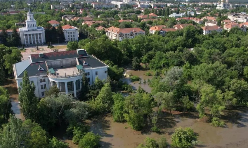 Мэр Новой Каховки Леонтьев заявил о затоплении города после разрушения Каховской ГЭС