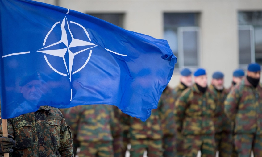 Столтенберг заявил об истощении запасов оружия и боеприпасов у НАТО