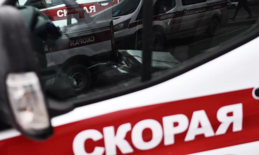 В Москве мотоциклист сбил пешехода после ДТП