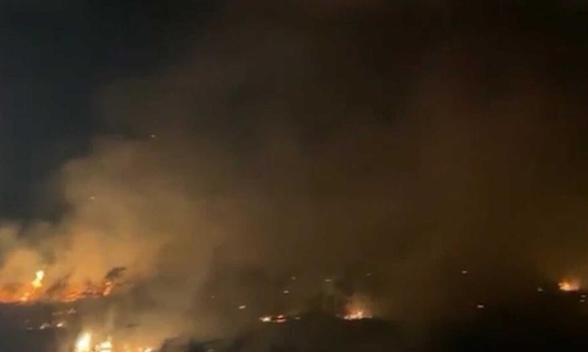 Пожар в районе курортного Кемера в Турции продолжается 14 часов