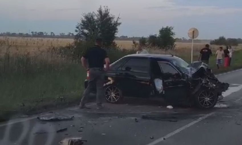В ДТП на трассе в Ростовской области погибли восемь человек