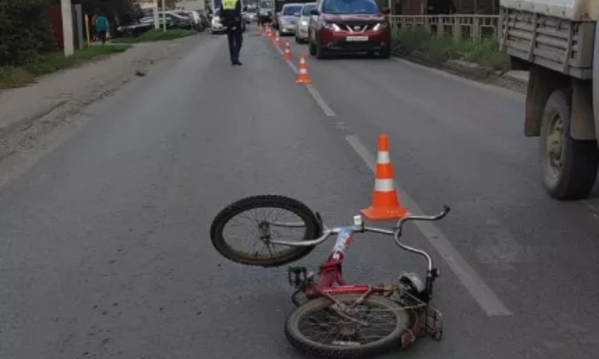 В Барнауле водитель насмерть сбил семилетнюю девочку и сбежал