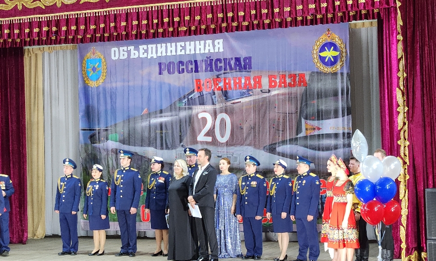 Артисты – представители Команды Путина приняли участие в концерте, посвящённом 20-летию российской авиабазы “Кант” в Киргизии