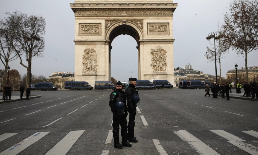 Франция депортирует 39 россиян, которых сочла радикальными исламистами