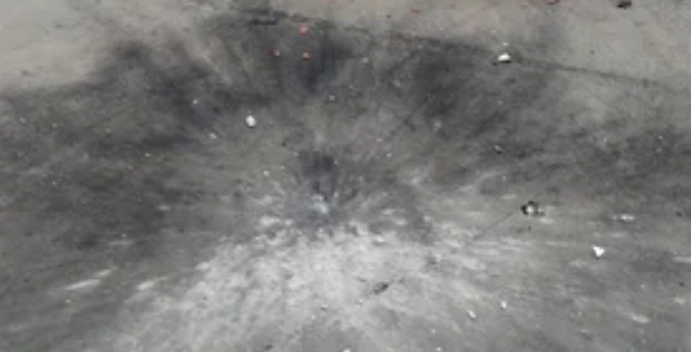 В Курской области дрон сбросил на маслодельный комбинат три кассетных боеприпаса