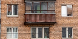 В Калуге чиновницу подозревают в необоснованной покупке квартиры в Москве за 5 млн рублей