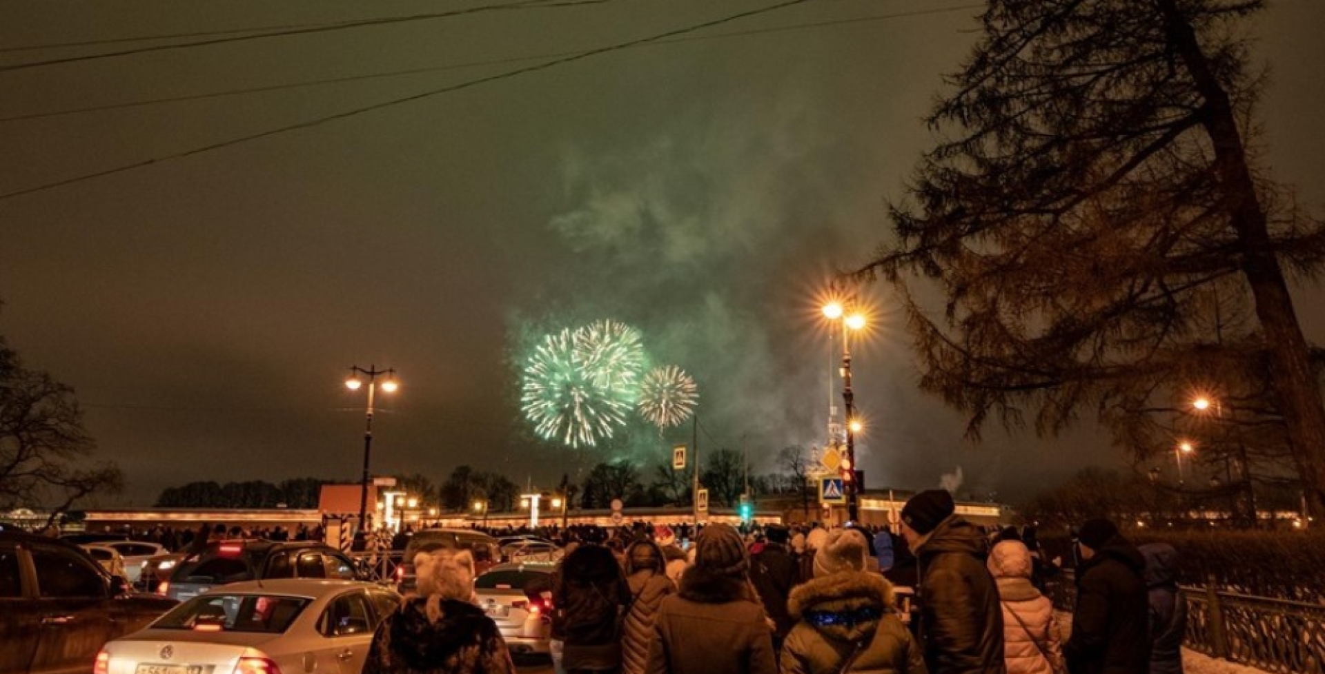 Новогодний салют на Дворцовой площади в Санкт-Петербурге могут отменить