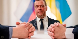 Медведев исключил вероятность переговоров с Киевом