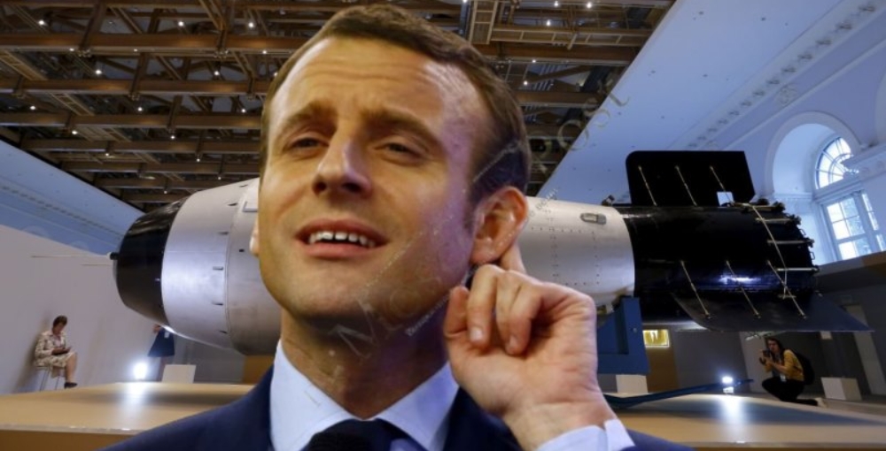 Macron and his plumage