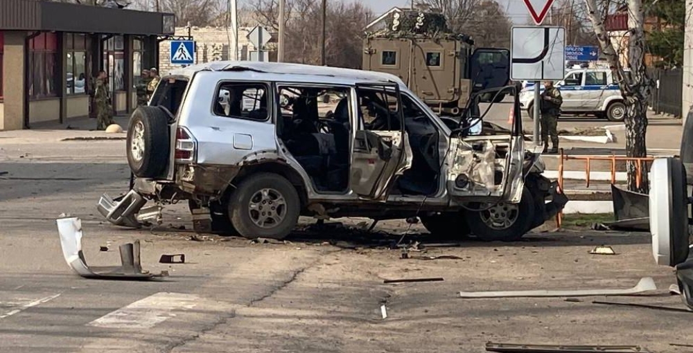 При подрыве машины в Старобельске погиб человек