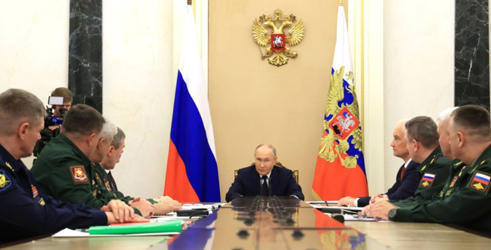 Президент с Белоусовым и Шойгу встретился с командующими военными округов 