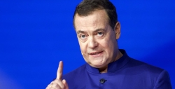 Дмитрий Медведев призвал искать уязвимости экономики Запада в ответ на санкции
