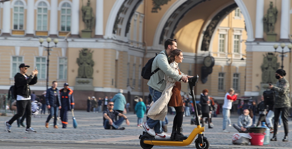 В Санкт-Петербурге начал действовать запрет на передвижение на электросамокатах