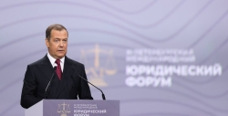 Дмитрий Медведев заявил, инициатива Путина по Украине носит срочный характер
