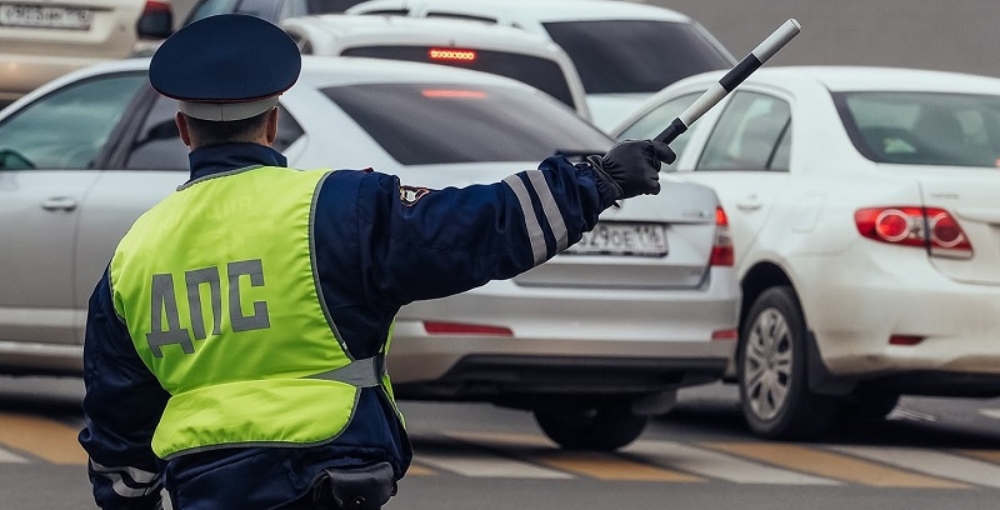 Госавтоинспекция проведет "сплошные проверки" на дорогах