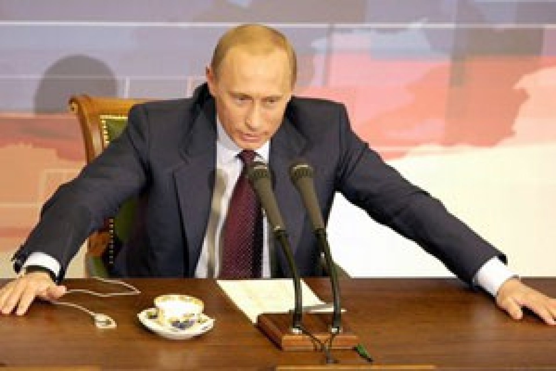 Путин спешит на помощь-4