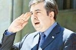 Политолог: Саакашвили держит руку на автомате