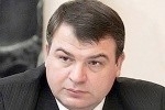 Сердюков обманывал врачей и военных?