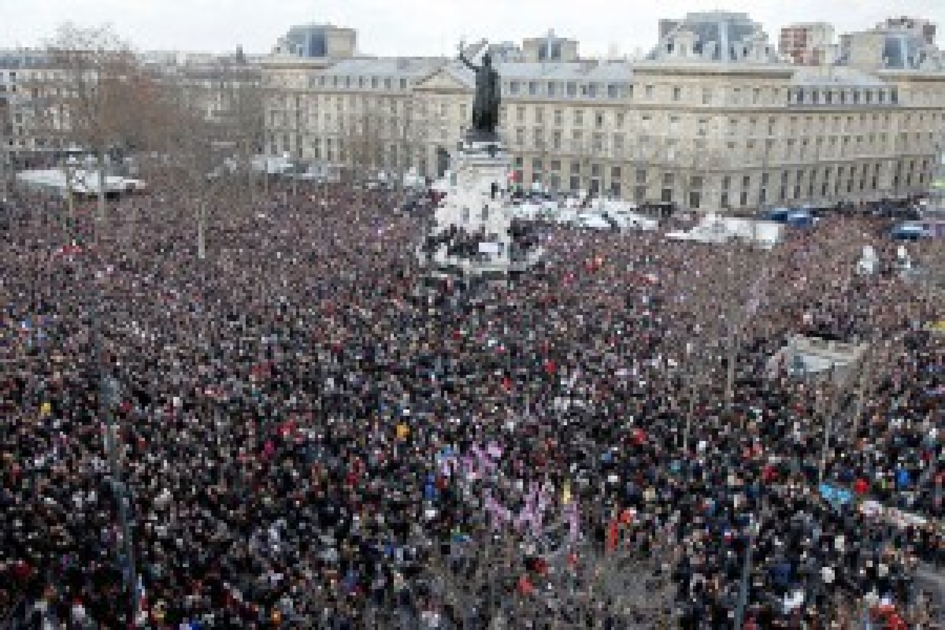 В Париже прошел "марш против терроризма"